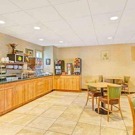 York Microtel Inn & Suites By Wyndham Ngoại thất bức ảnh